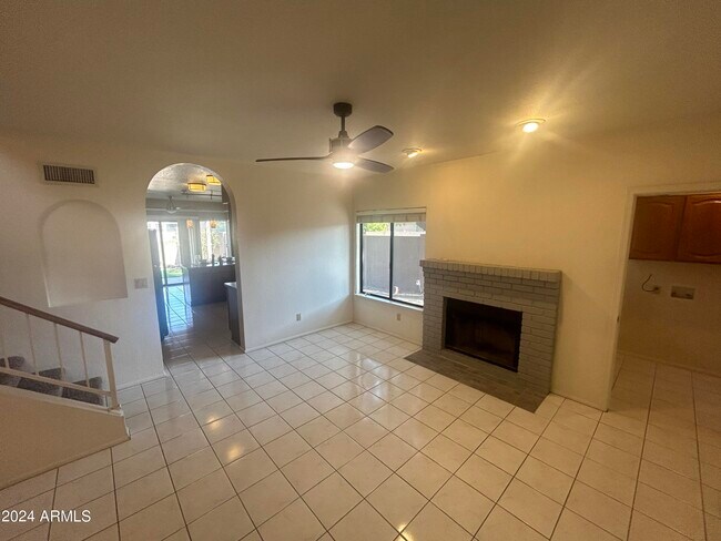 Building Photo - 15845 N 50th St