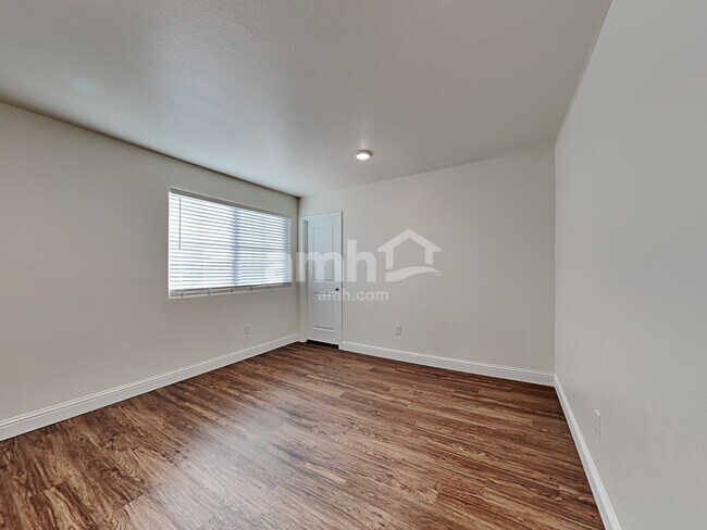 Building Photo - 724 Terrain Star Ave