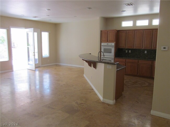 Building Photo - 7225 Fern Meadow St