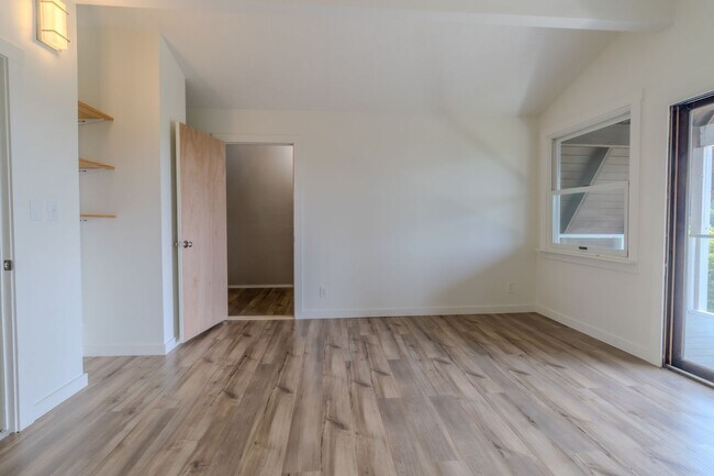 Building Photo - 7825 S Lake Leelanau Dr