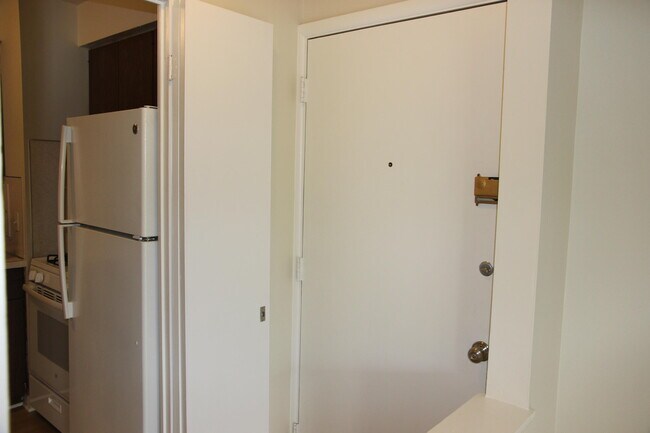 Building Photo - 1257 Island Dr