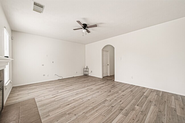 Building Photo - 25135 Florina Ranch Dr