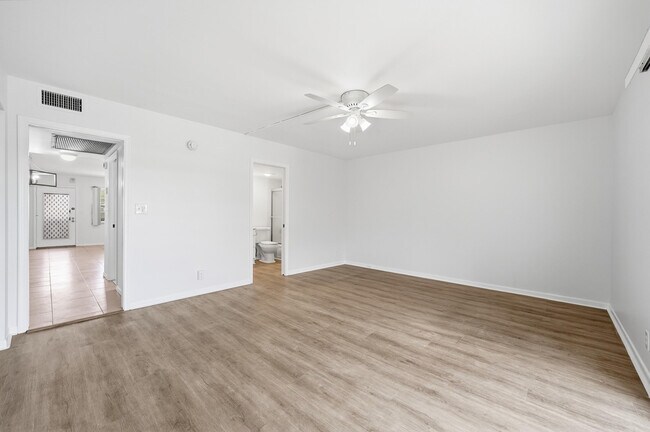 Building Photo - 2401 Antigua Cir