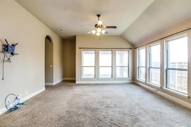 Building Photo - 6625 Thistle Wood Dr