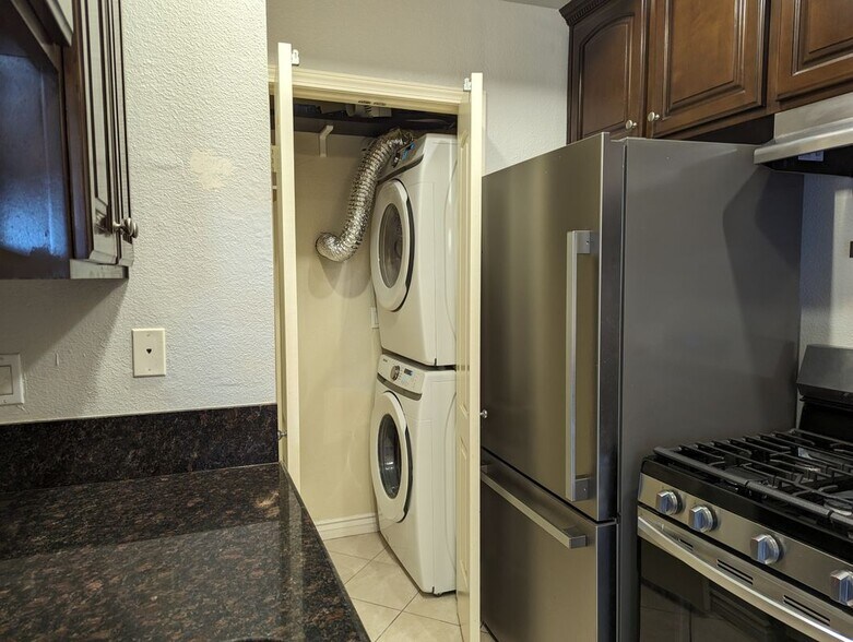 Building Photo - 2925 E Spaulding St