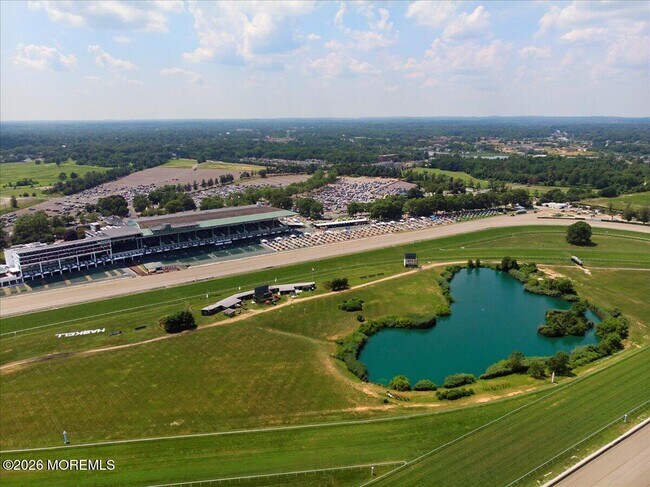 Building Photo - 328 E Main St