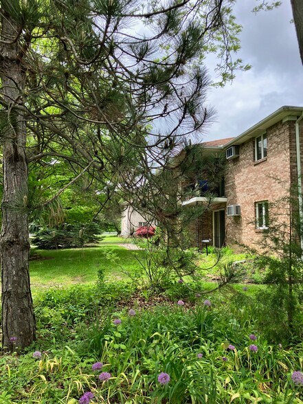 Building Photo - 2169 Violet Cir