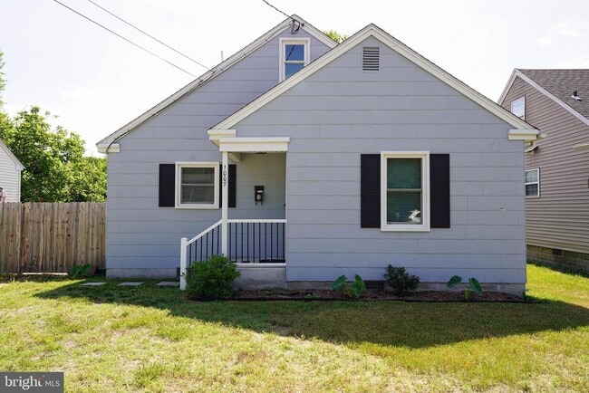Primary Photo - 1007 Spring Ave