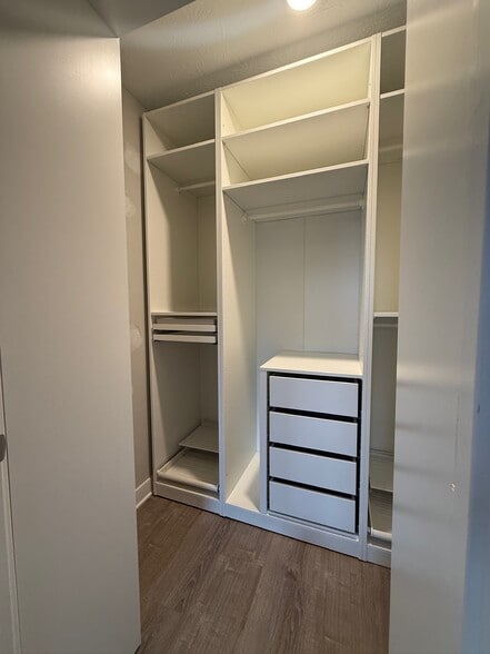 Primary Closet - 14215 McNichols Way