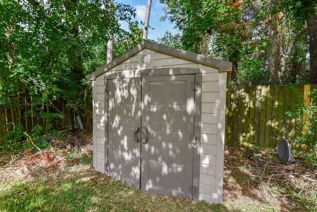 Building Photo - 21807 Windsor Castle Dr