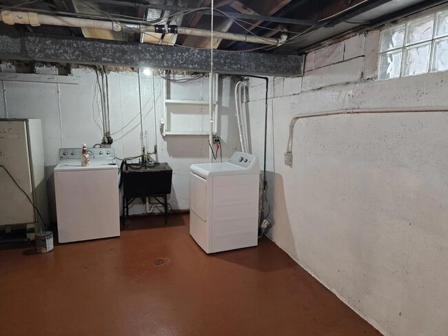 Building Photo - 1857 Pine St