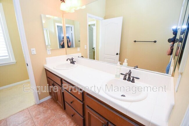 Building Photo - 14131 Eaton Hollow Ct