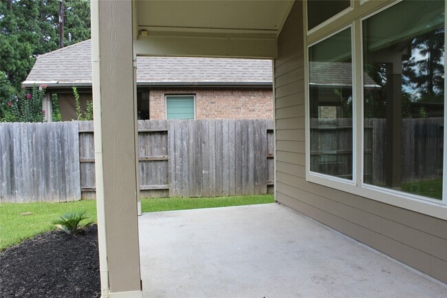 Building Photo - 8727 Stoney Brook Ln