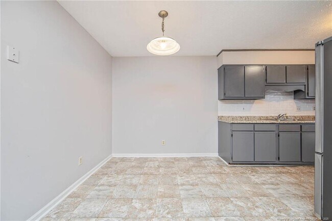 Building Photo - 6577 Green Meadow Ct