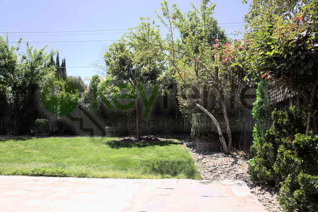Building Photo - 9024 Alderson Ave
