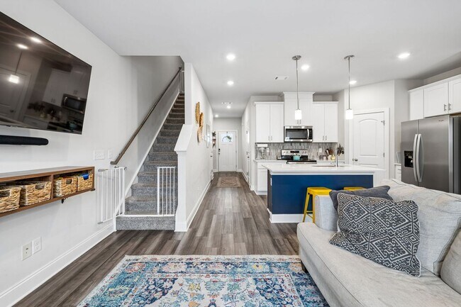 Building Photo - Beautifully maintained and now available as a rental for the very first time!