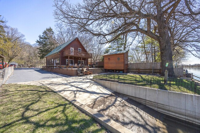 Building Photo - 3341 E 2059th Rd