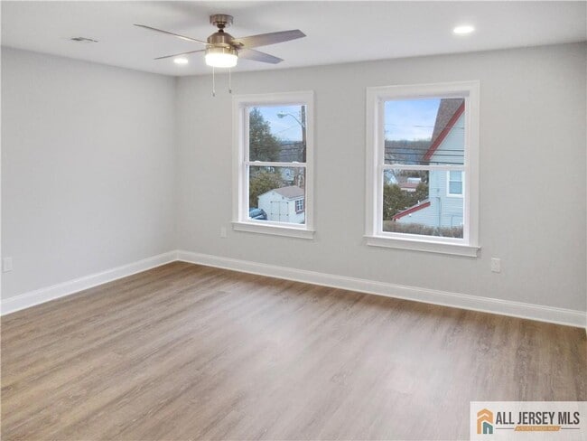 Building Photo - 502 Alpine St