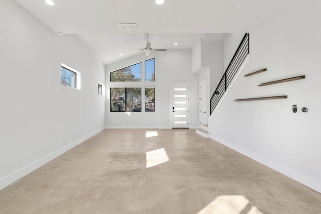 Building Photo - 1405 Perez St