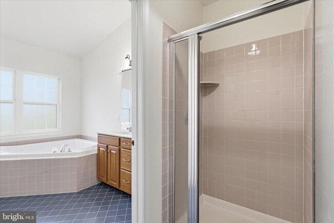 Building Photo - 25828 Kirkwood Square