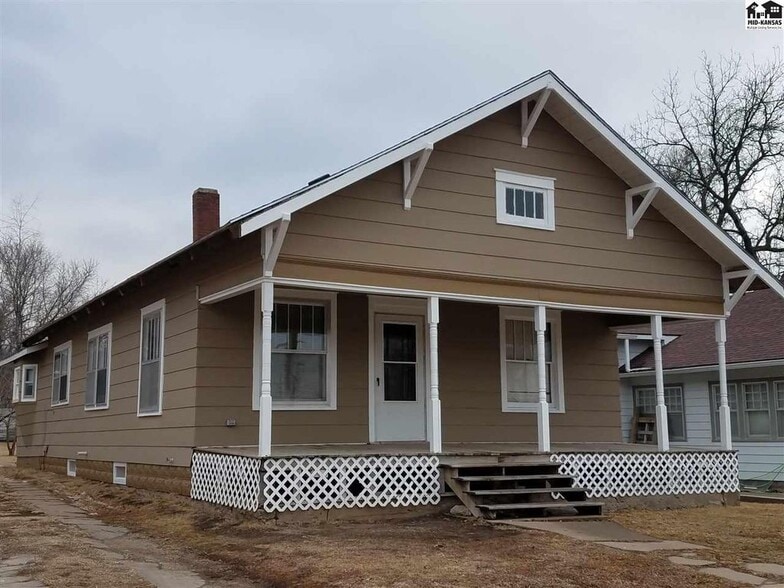 Primary Photo - 220 East Washington