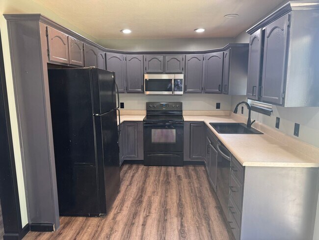 Building Photo - 3 Bedroom | 2 Bathroom | 2 Car garage | La...