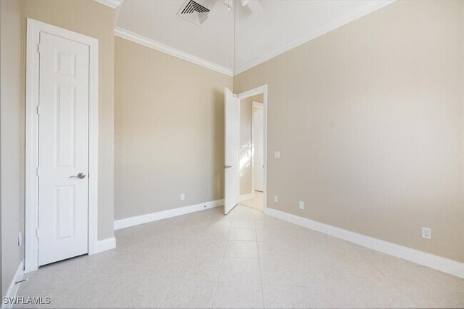 Building Photo - 1539 NW 42nd Ave