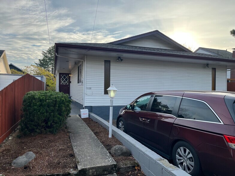 Building Photo - 1138 NE 72nd Ave