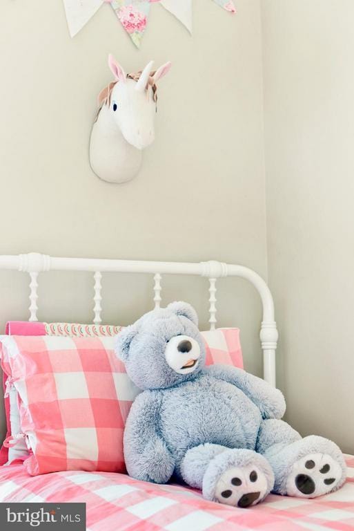 Building Photo - 102 Peregrine Ln