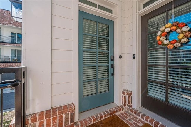 Building Photo - 515 Burton Dr