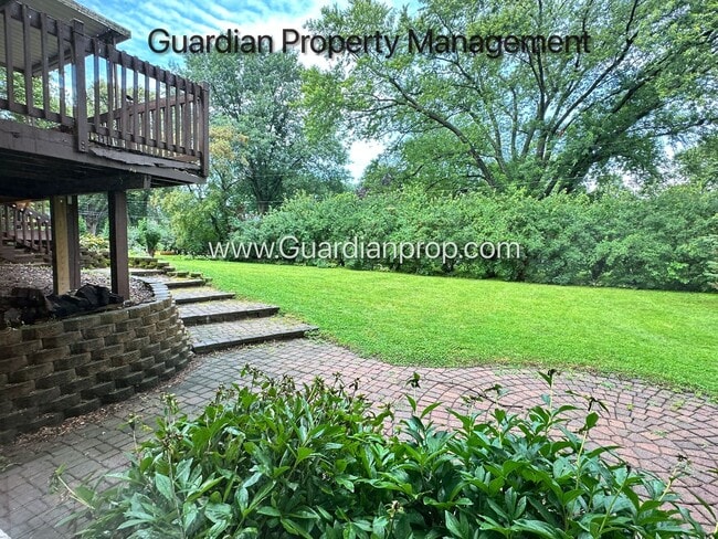 Building Photo - South West Bloomington Single Family Home,...
