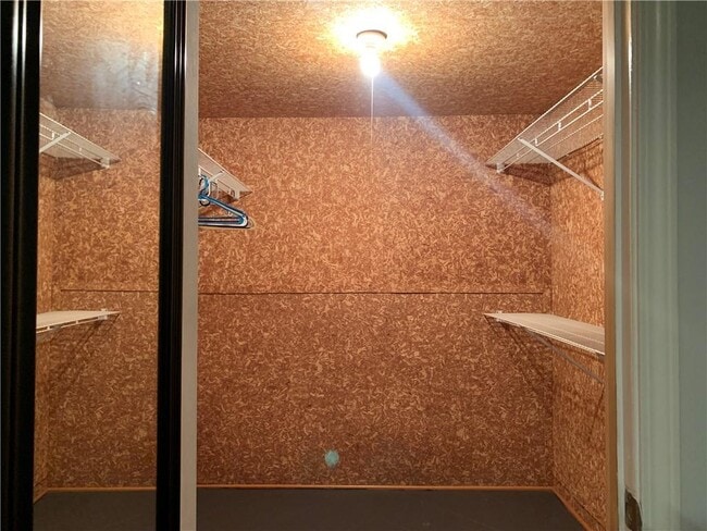Building Photo - 9695 N Pond Cir