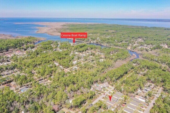 Building Photo - PRICE DROP!! Great 3-bedroom Florida cottage located in the heart of the Town of Santa Rosa