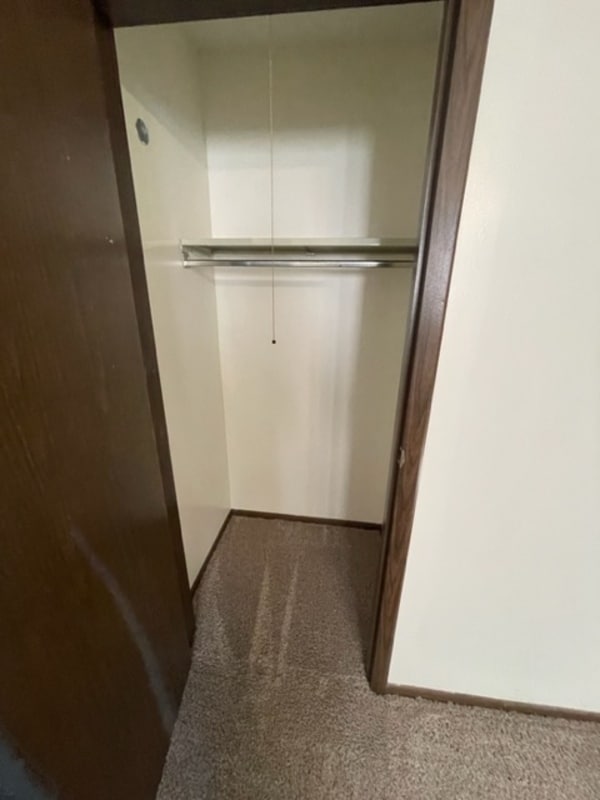 Building Photo - 909 E 24th Ave