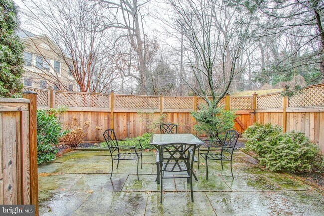 Building Photo - 9700 Whitley Park Pl