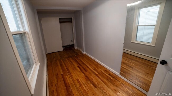 Building Photo - 305 N Terrace Ave