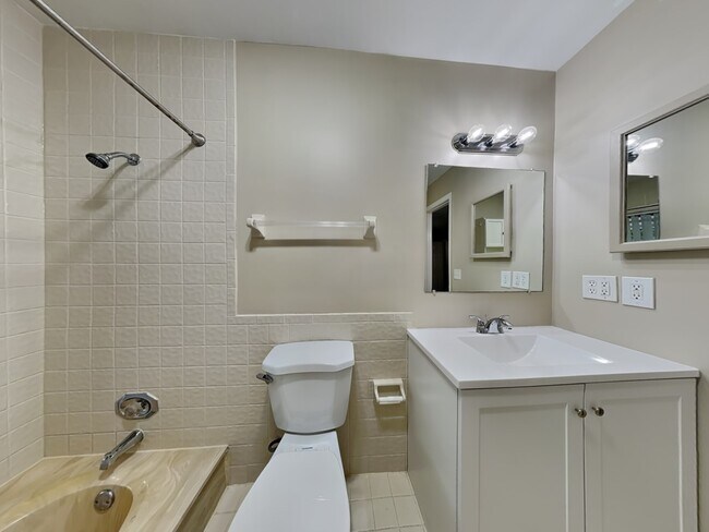 Building Photo - 37 W Rubber Tree Dr