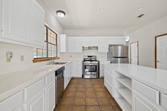 Building Photo - 12380 FM487