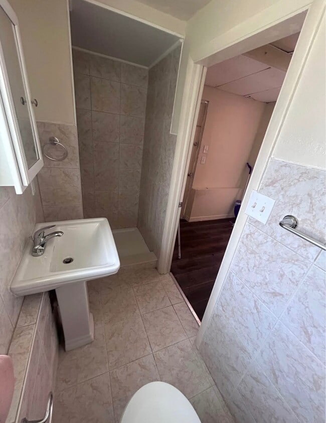 Building Photo - 5731 Mitchell Ct