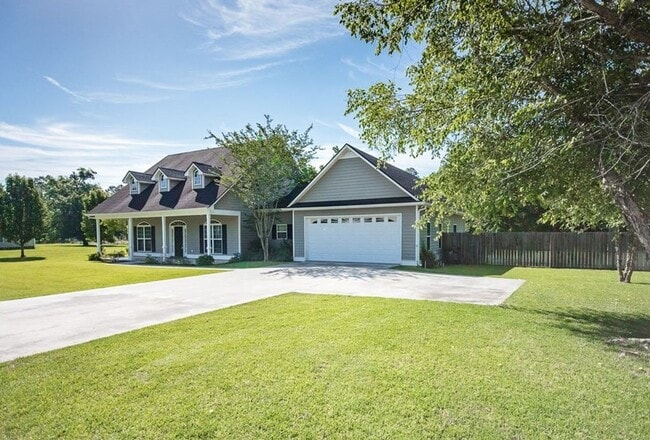 Building Photo - Spacious 4-Bedroom Home with Modern Amenities on Expansive Lot in Valdosta, GA