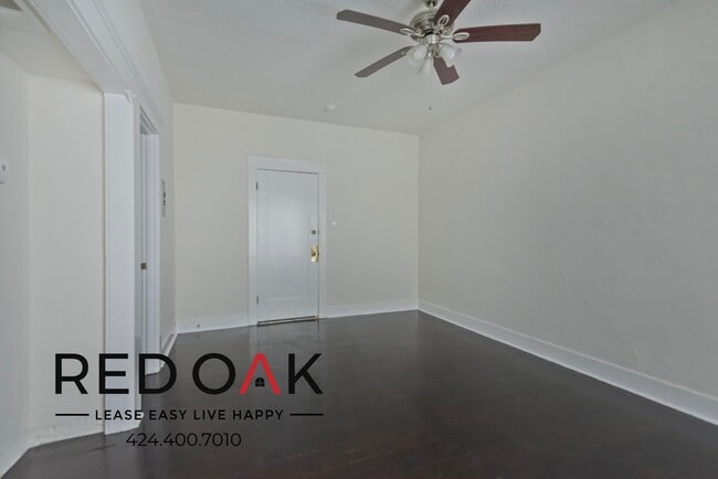 Building Photo - Welcoming and Cozy Ground Floor Studio wit...