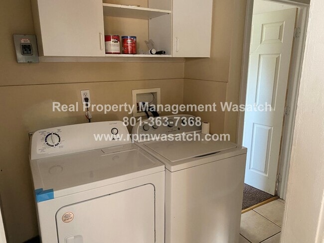 Building Photo - Come See This 4 Bedroom 1.5 bathroom single family home!!