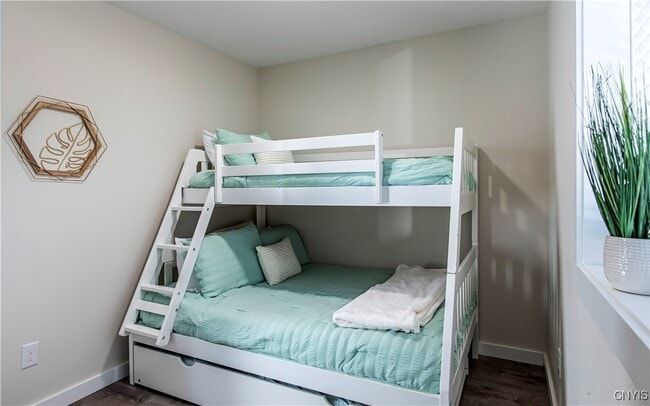 Building Photo - 1014 Main St