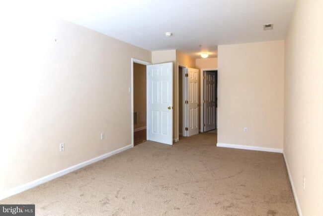 Building Photo - 9228-38 Blue Grass Rd