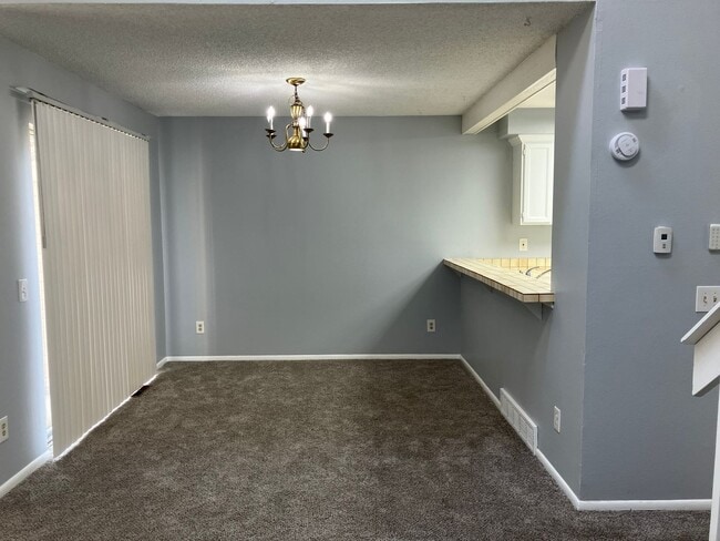 Building Photo - Coming Soon! Charming Townhome South Aurora