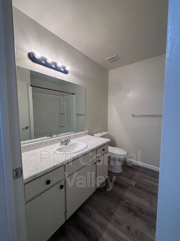 Building Photo - 1442 Briarwood Way