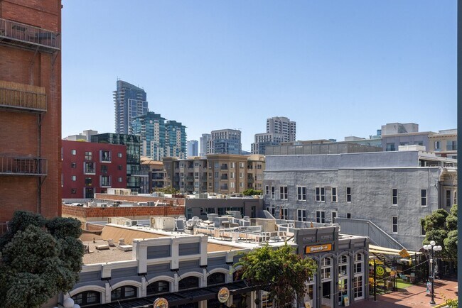 Building Photo - 530 K St