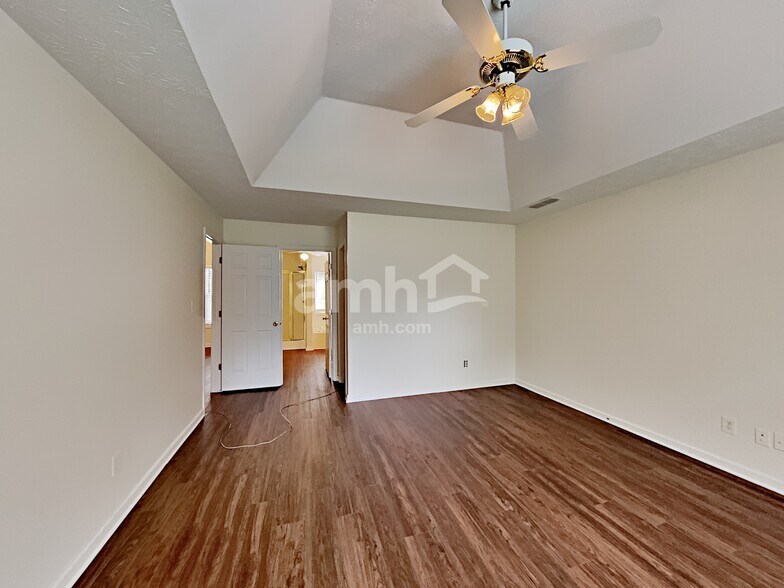 Building Photo - 1831 Green Oak Cir