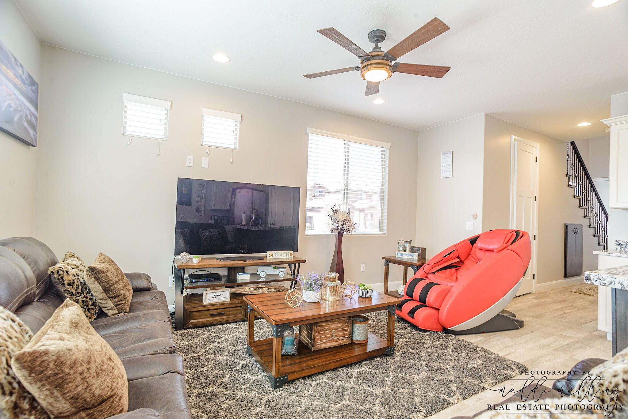 Building Photo - 325 N Red Stone Rd