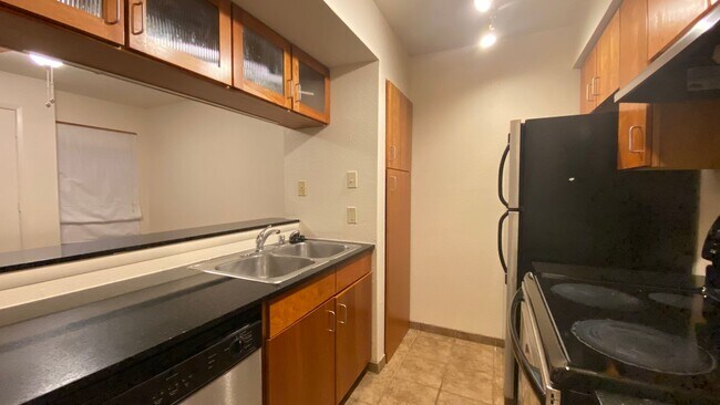 Building Photo - Beautiful Condo at The Reserve, About 2.3 Miles from the Plaza